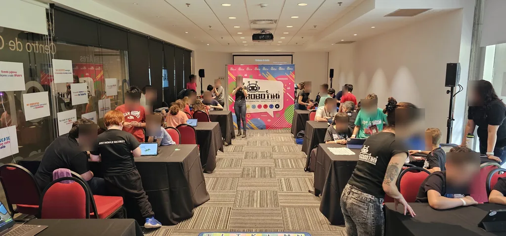 EkoKids 2024: salón repleto en el evento de robótica