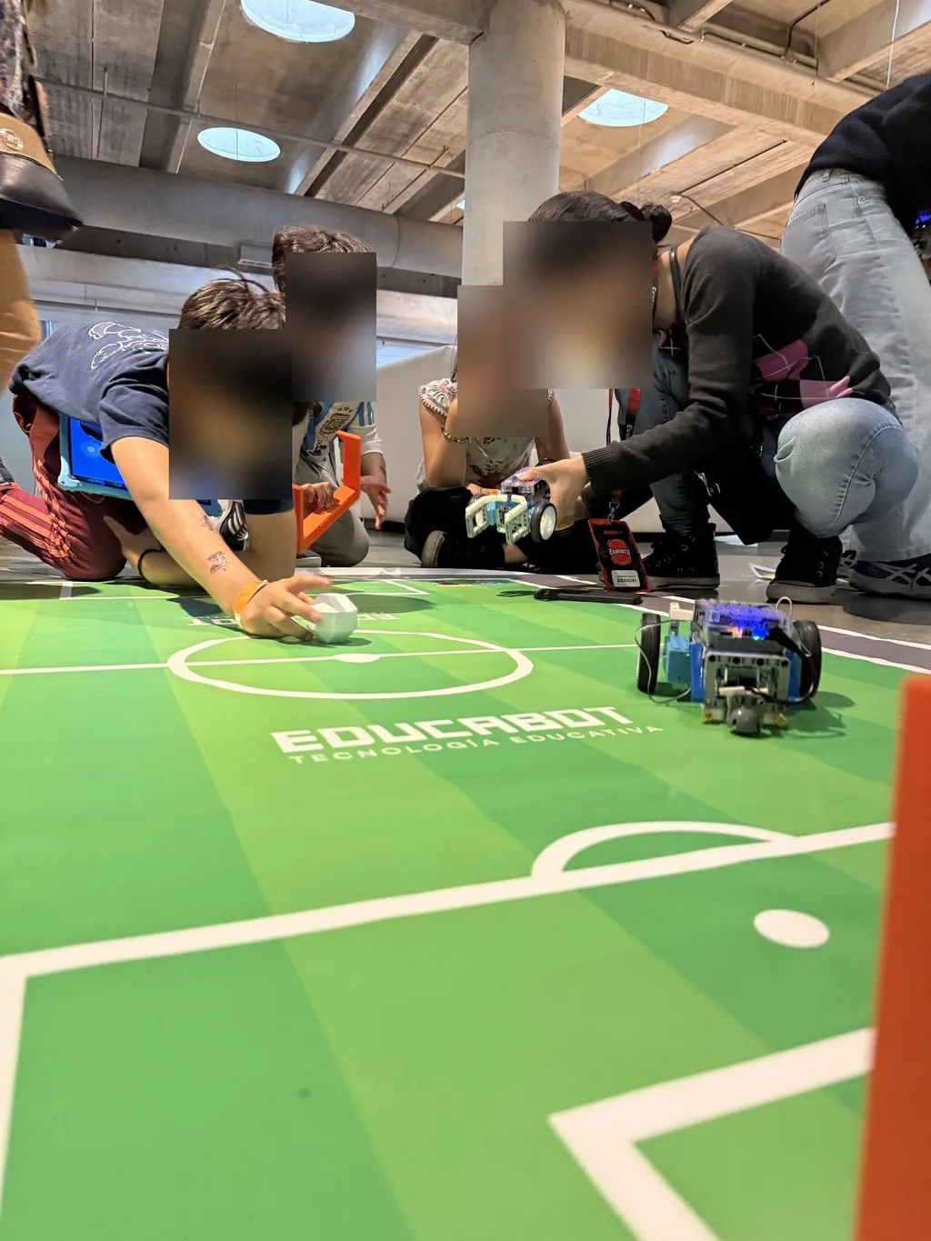 EkoKids 2025: robótica con fútbol de robots
