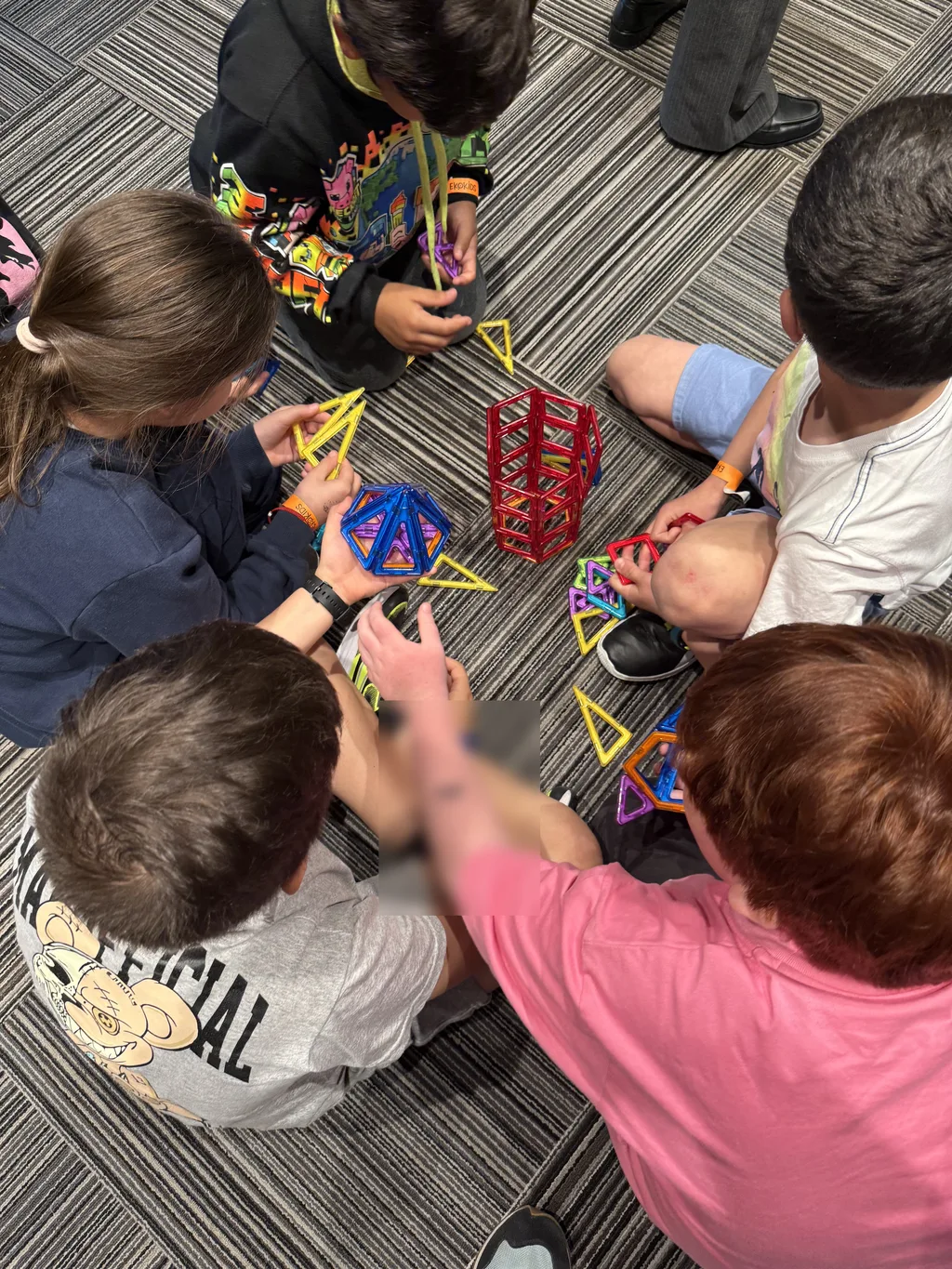 EkoKids 2025: construyendo con piezas magnéticas